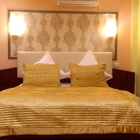 Byblov Rooms Boutique Boekarest Kamer foto